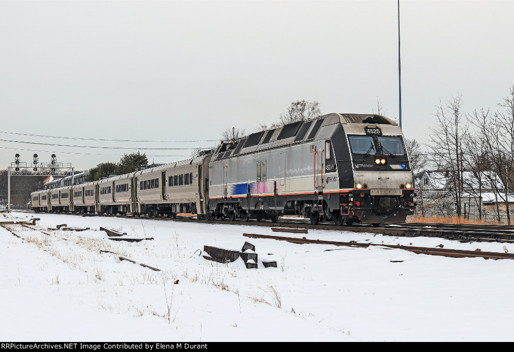 NJT 4525 on train 1155